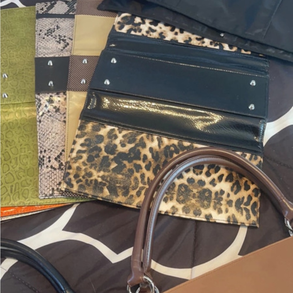 2 Michi purses w/ 14 shells and handles